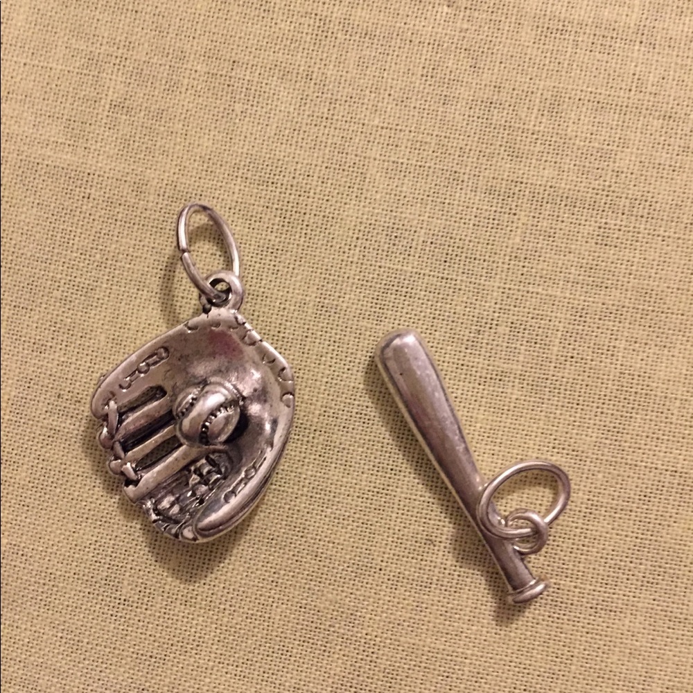 Premier Designs Keep it personal necklace.